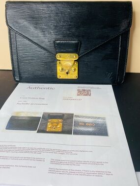 Louis Vuitton Epi Leather Sellier Dragonne  Vintage 2001 Cert of Auth included